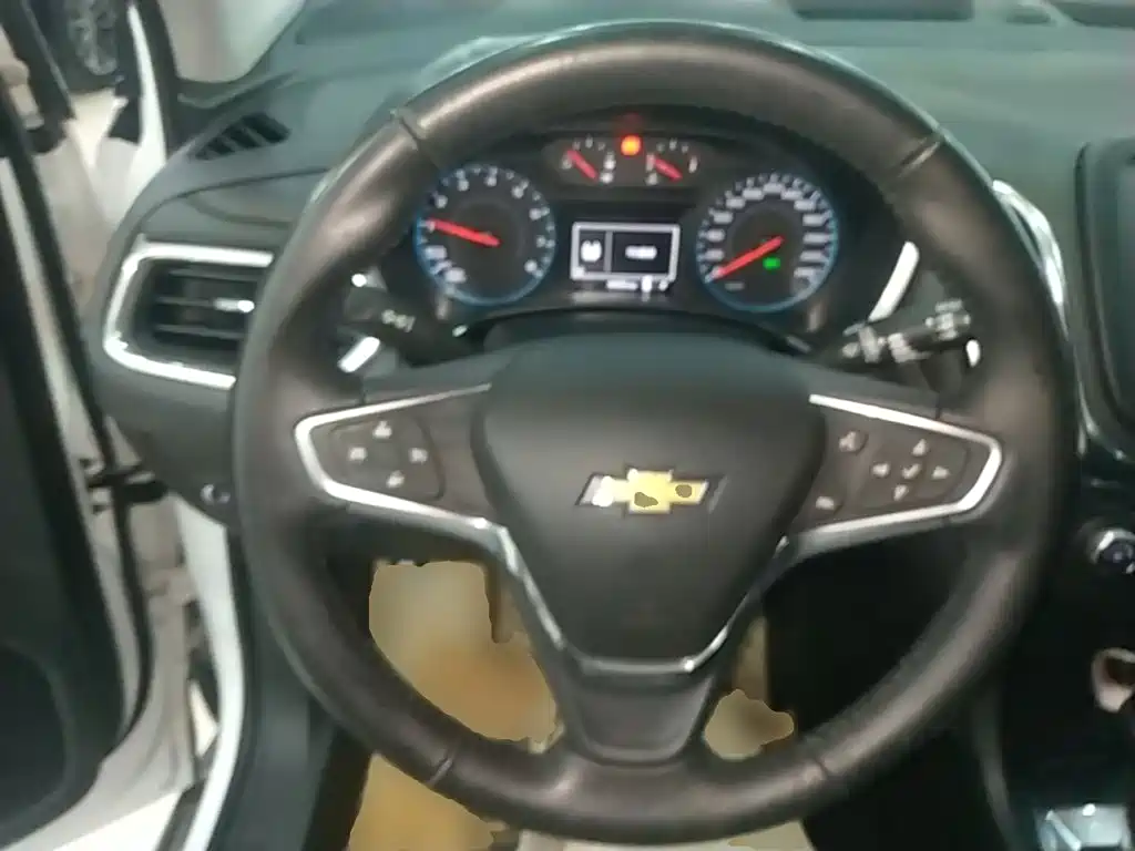Chevrolet Equinox — фото 11