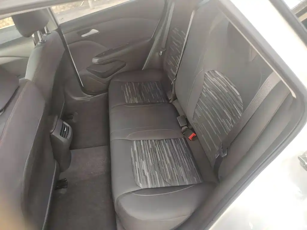 Chevrolet Monza — фото 17
