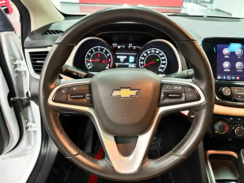 Chevrolet Monza — фото 17