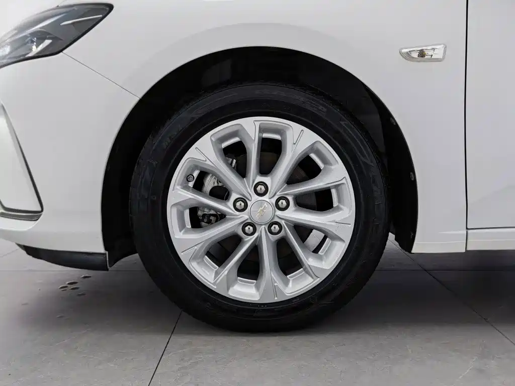 Chevrolet Monza — фото 17