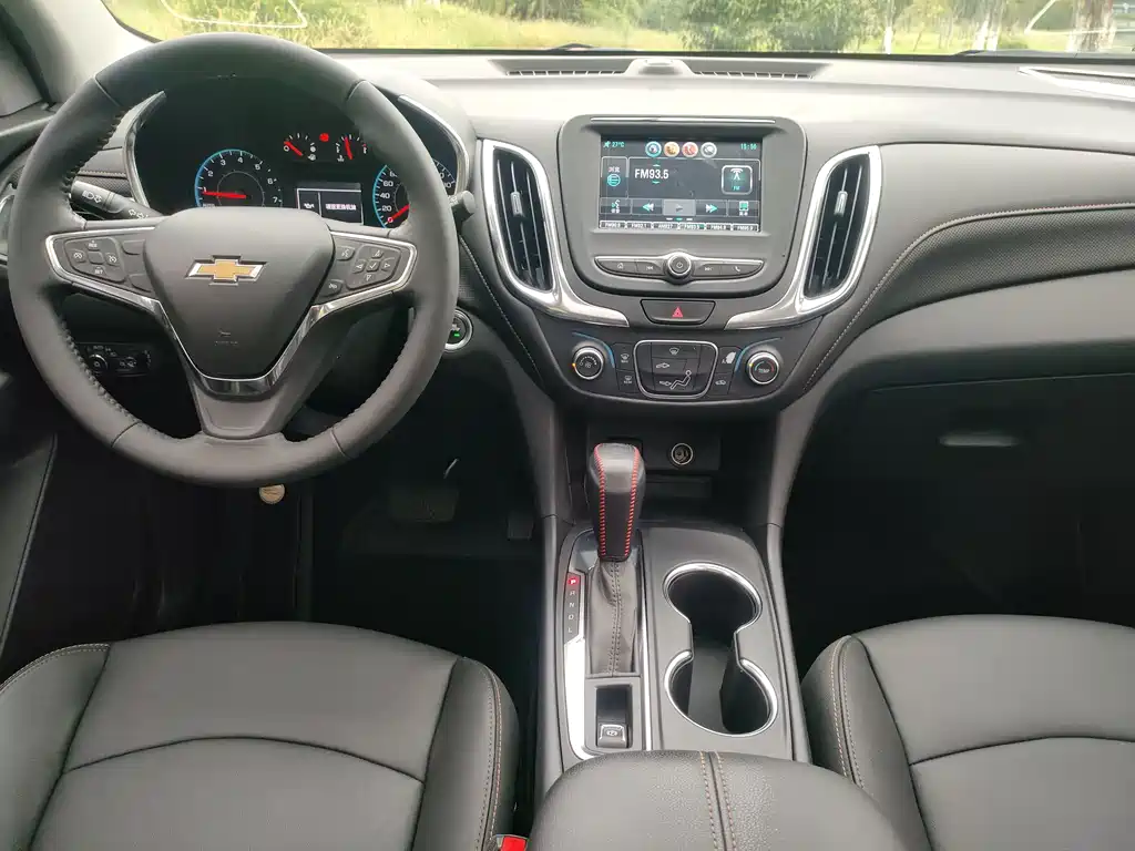 Chevrolet Equinox — фото 17