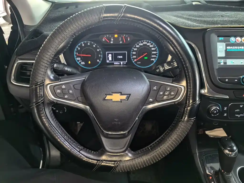 Chevrolet Equinox — фото 11
