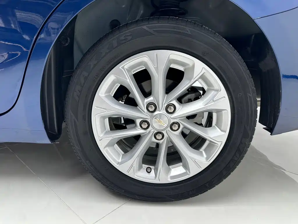 Chevrolet Monza — фото 18