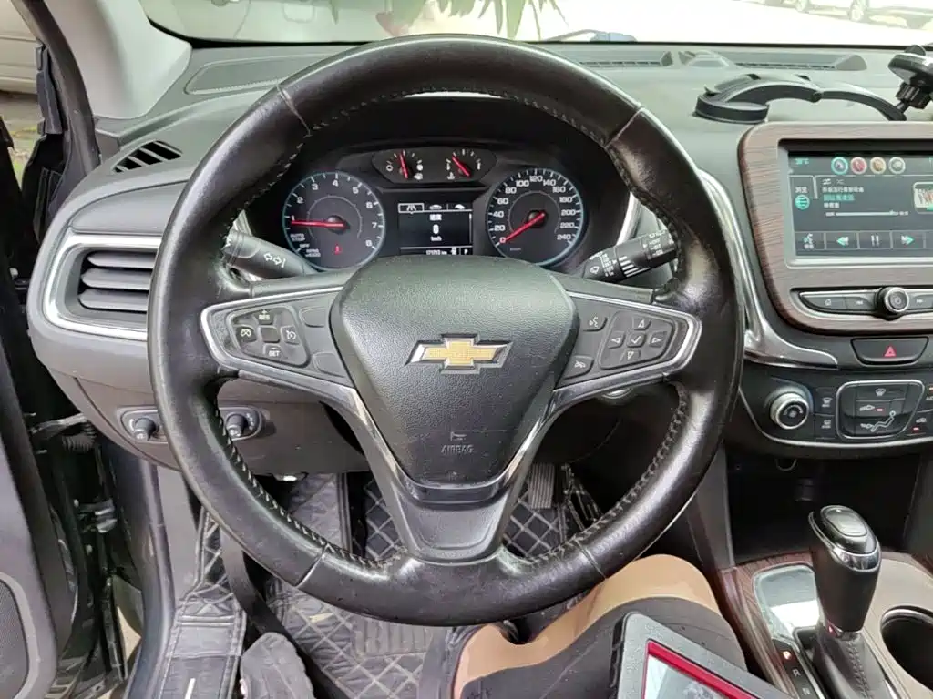Chevrolet Equinox — фото 11