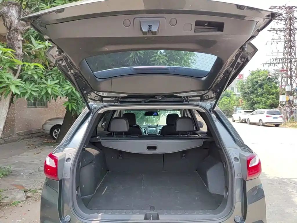 Chevrolet Equinox — фото 19