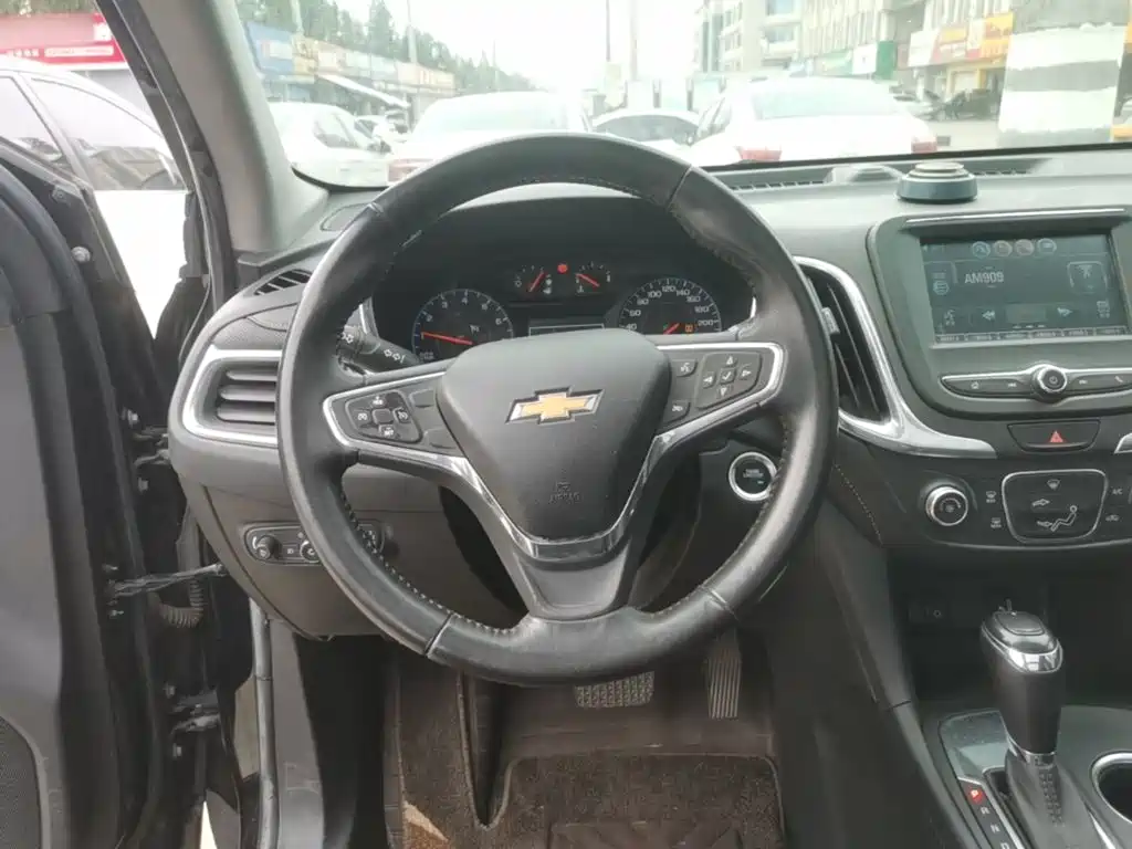 Chevrolet Equinox — фото 11