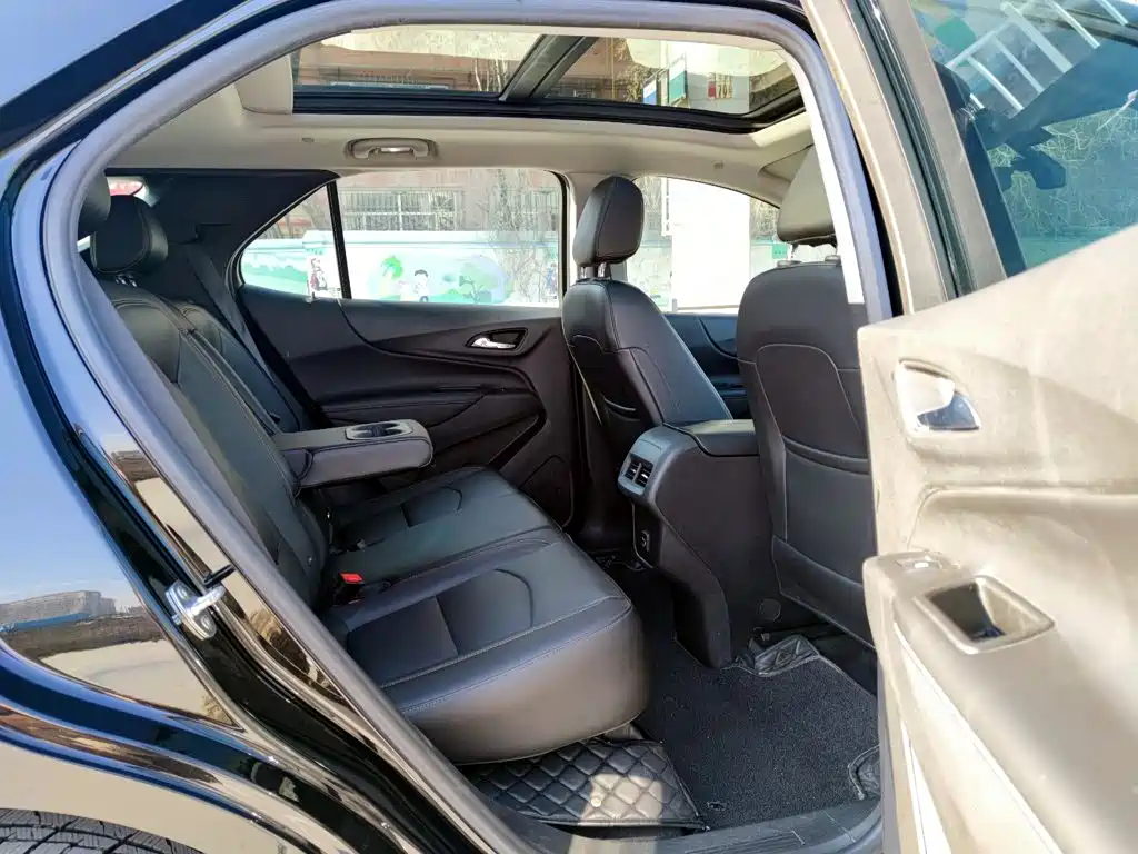 Chevrolet Equinox — фото 11