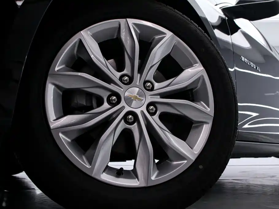 Chevrolet Malibu XL — фото 17