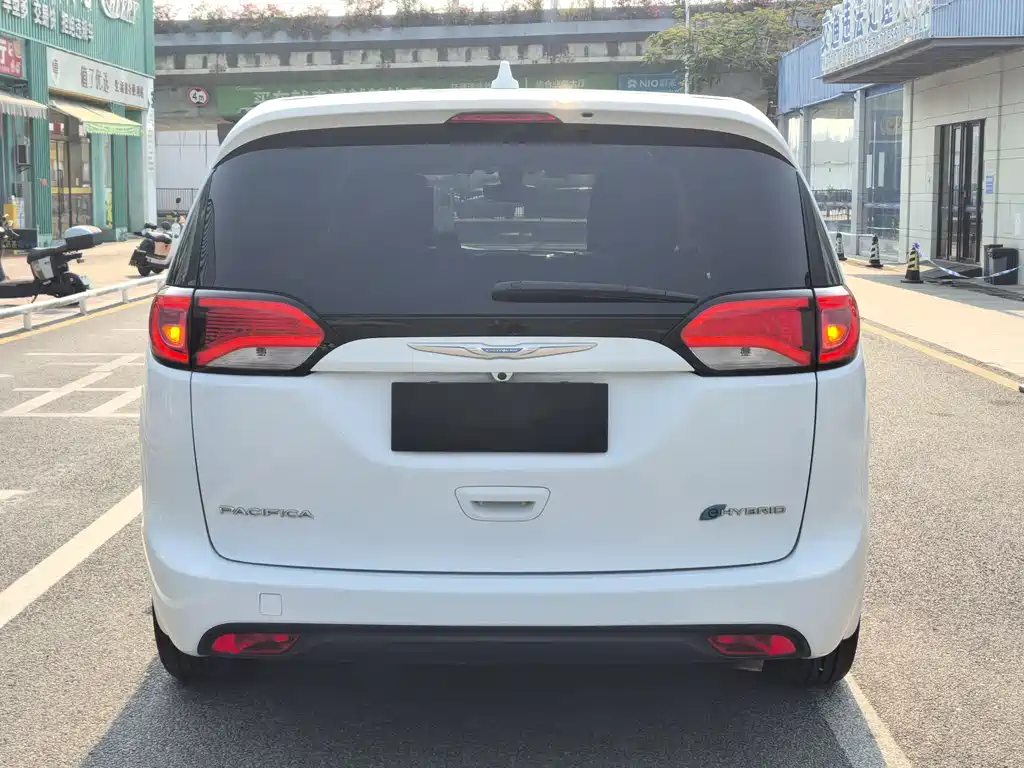 Chrysler Grand Voyager PHEV (Import) — фото 16
