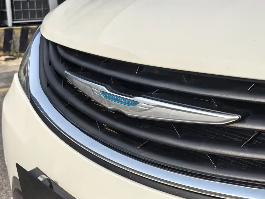 Chrysler Grand Voyager PHEV (Import) — фото 5