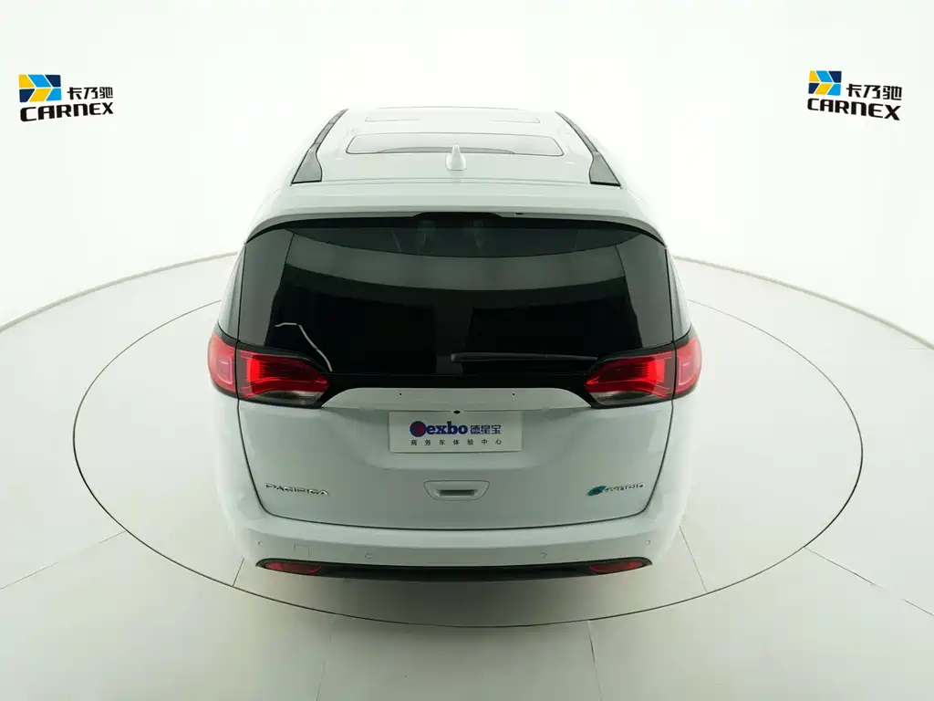 Chrysler Grand Voyager PHEV (Import) — фото 5