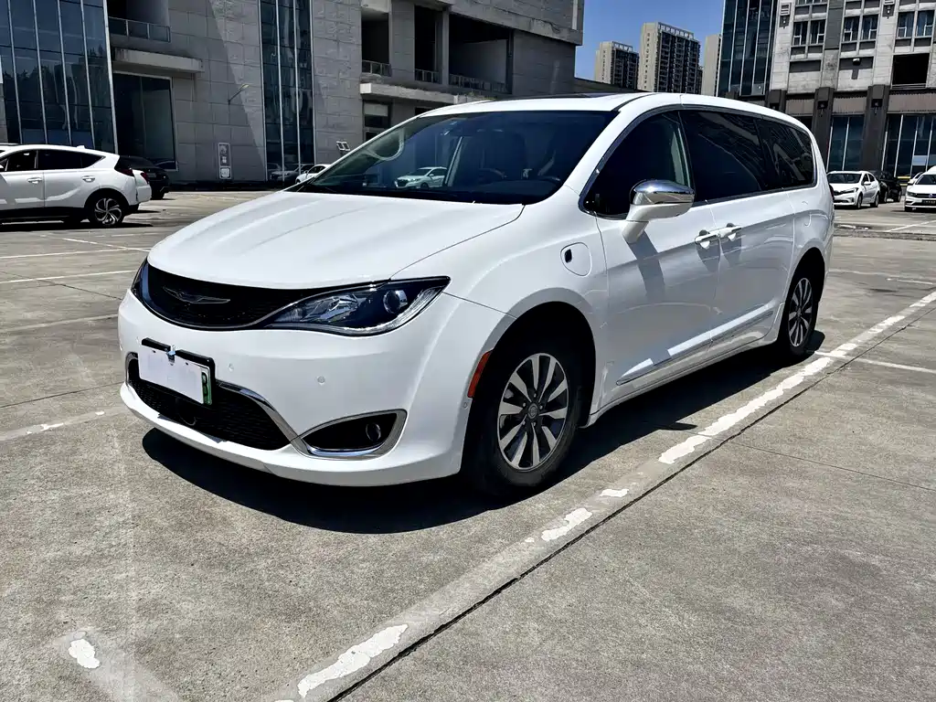 Chrysler Grand Voyager PHEV (Import)