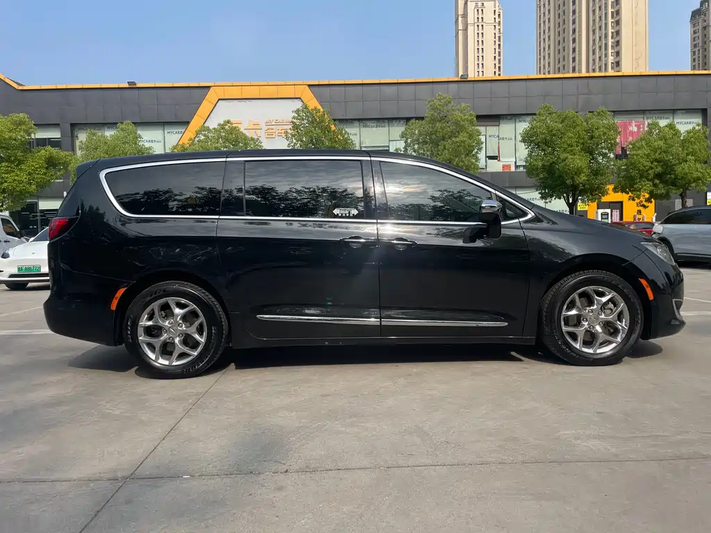 Chrysler Grand Voyager (Import) — фото 5