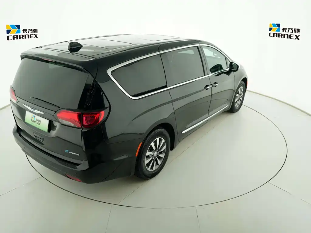 Chrysler Grand Voyager PHEV (Import) — фото 6