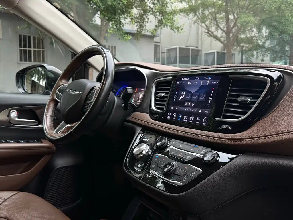 Chrysler Grand Voyager (Import) — фото 19