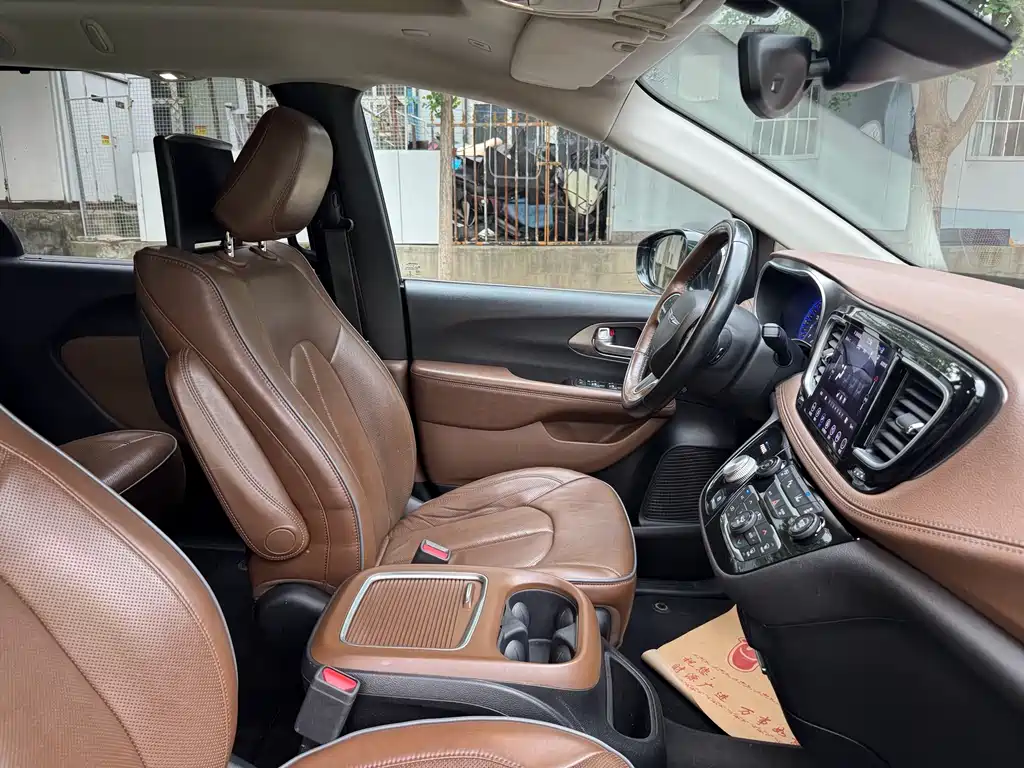 Chrysler Grand Voyager (Import) — фото 20