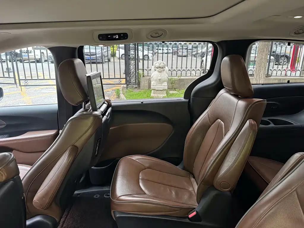 Chrysler Grand Voyager (Import) — фото 28