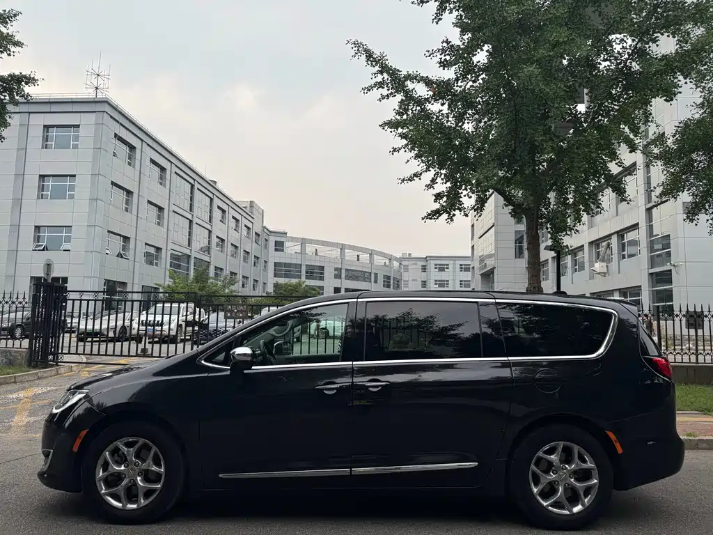 Chrysler Grand Voyager (Import) — фото 30