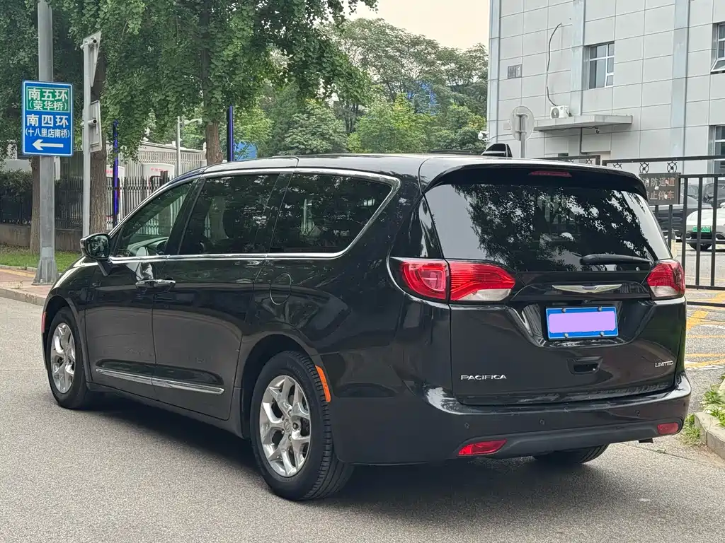 Chrysler Grand Voyager (Import) — фото 7