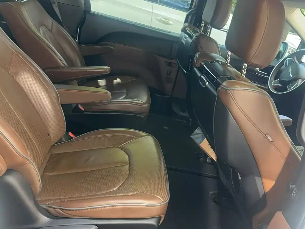 Chrysler Grand Voyager (Import) — фото 4