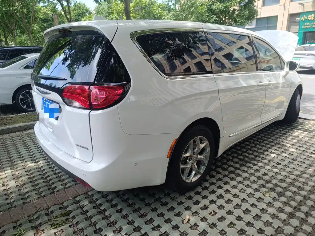 Chrysler Grand Voyager (Import) — фото 6