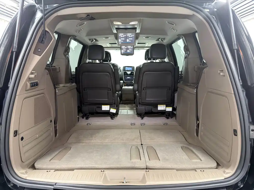 Chrysler Grand Voyager (Import) — фото 11