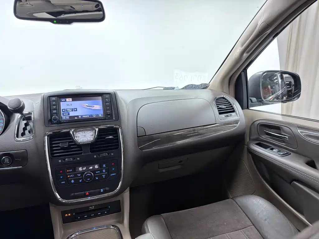 Chrysler Grand Voyager (Import) — фото 13