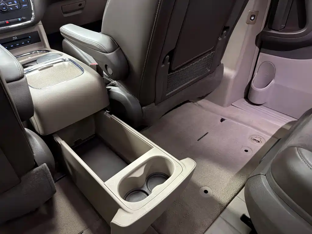 Chrysler Grand Voyager (Import) — фото 15