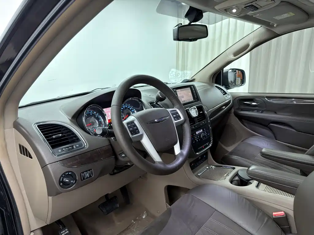 Chrysler Grand Voyager (Import) — фото 20