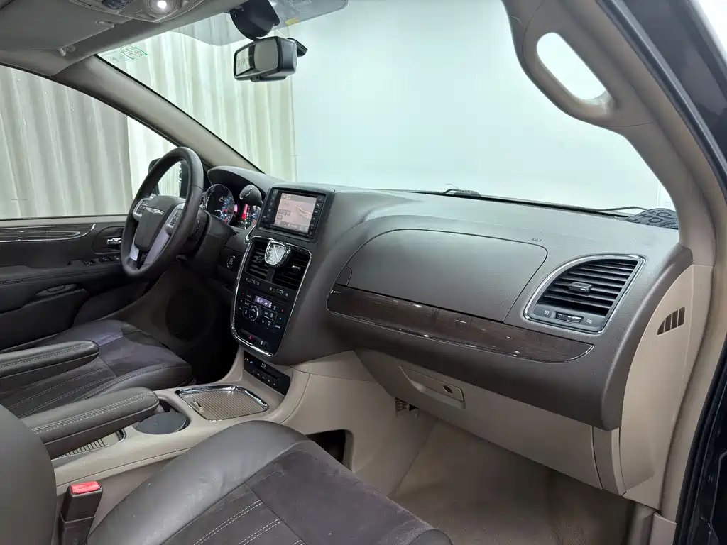 Chrysler Grand Voyager (Import) — фото 5