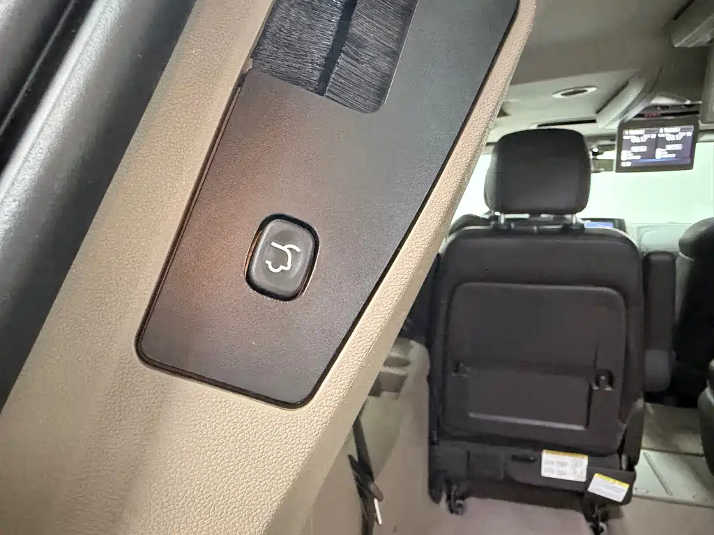 Chrysler Grand Voyager (Import) — фото 7