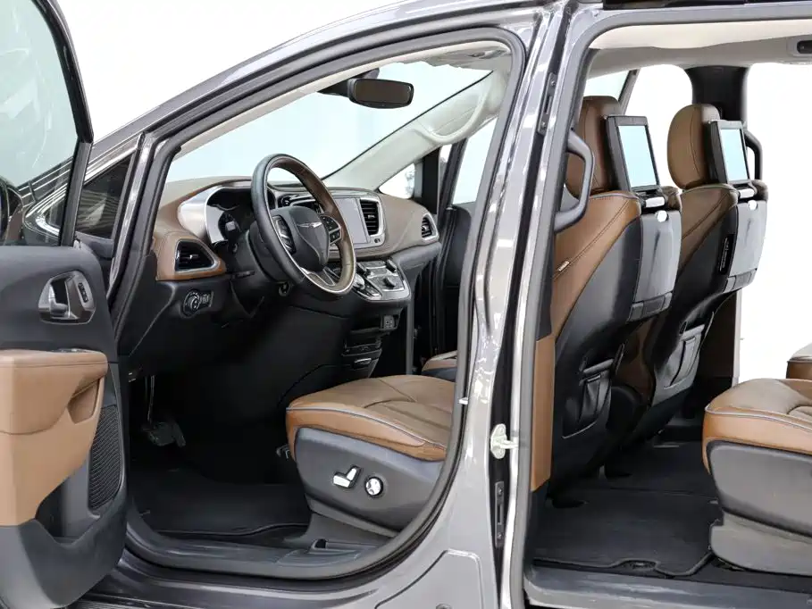 Chrysler Grand Voyager (Import) — фото 5
