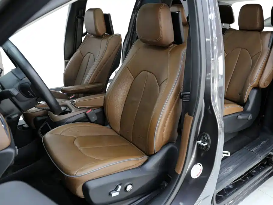 Chrysler Grand Voyager (Import) — фото 7