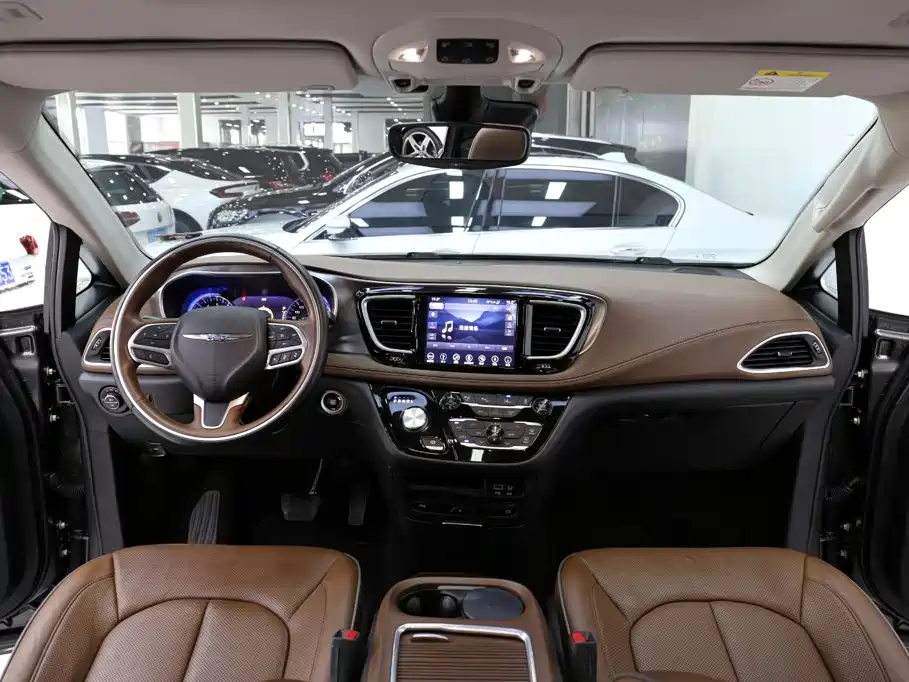Chrysler Grand Voyager (Import) — фото 10