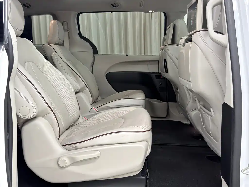Chrysler Grand Voyager (Import) — фото 11