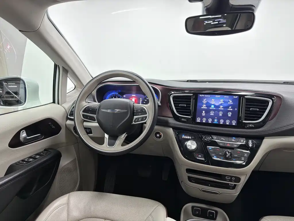 Chrysler Grand Voyager (Import) — фото 13