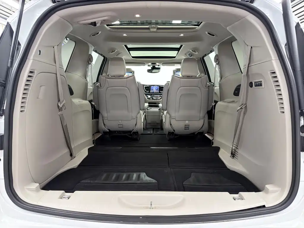 Chrysler Grand Voyager (Import) — фото 24