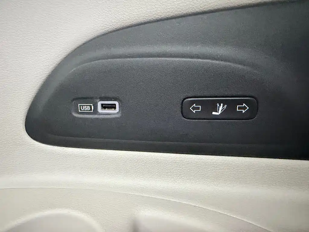 Chrysler Grand Voyager (Import) — фото 25