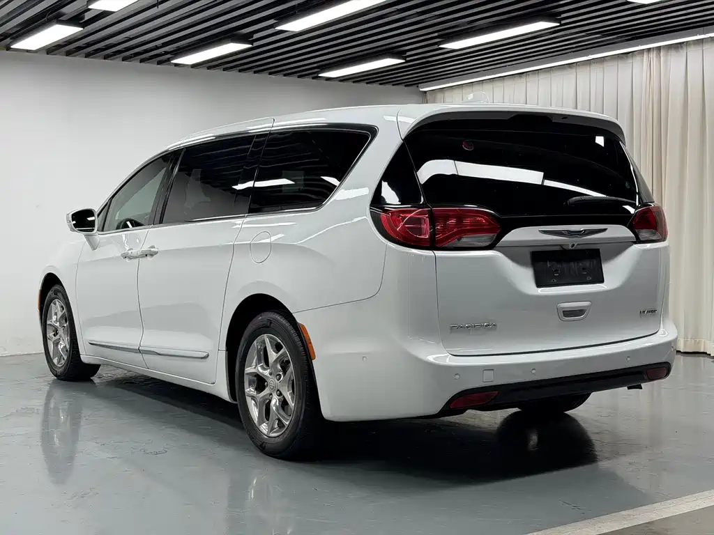Chrysler Grand Voyager (Import) — фото 30