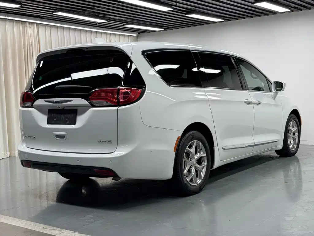 Chrysler Grand Voyager (Import) — фото 32