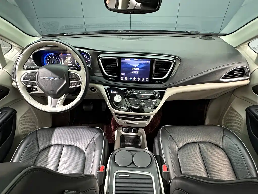 Chrysler Grand Voyager (Import) — фото 21