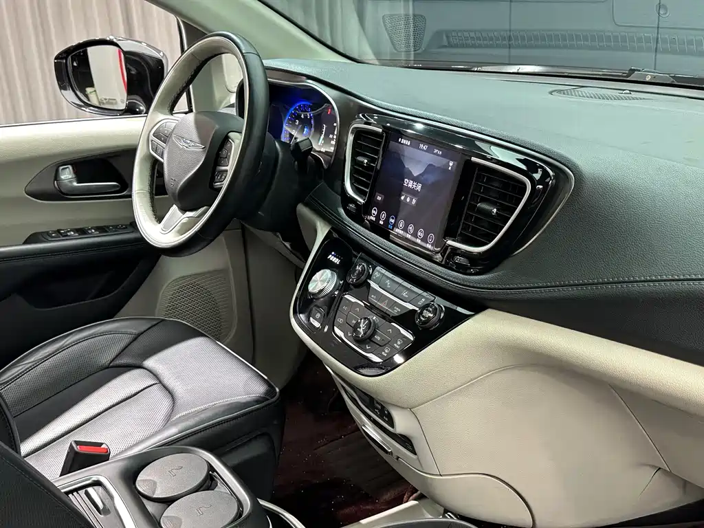 Chrysler Grand Voyager (Import) — фото 25