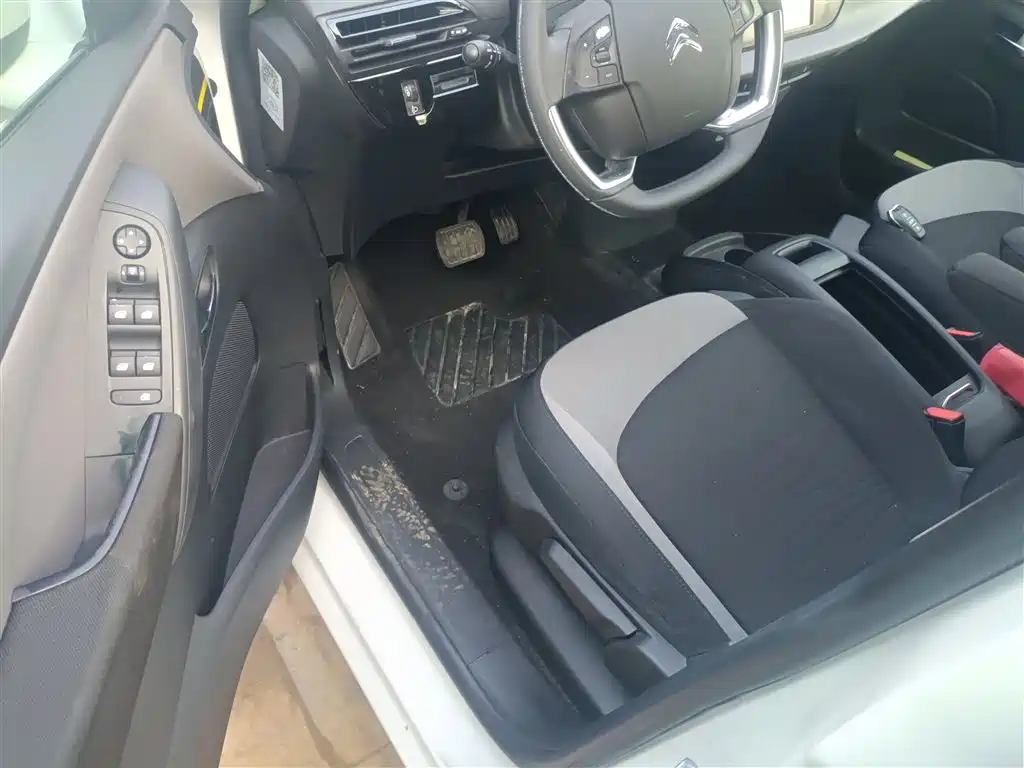 Citroen C4 Picasso — фото 13