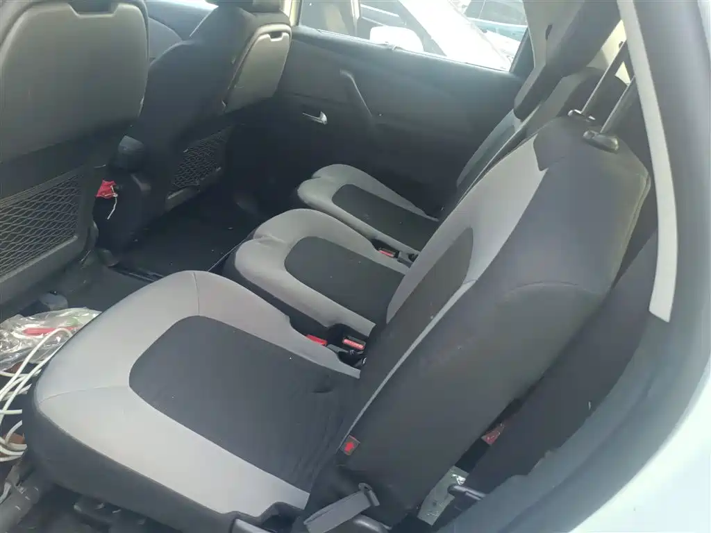 Citroen C4 Picasso — фото 14