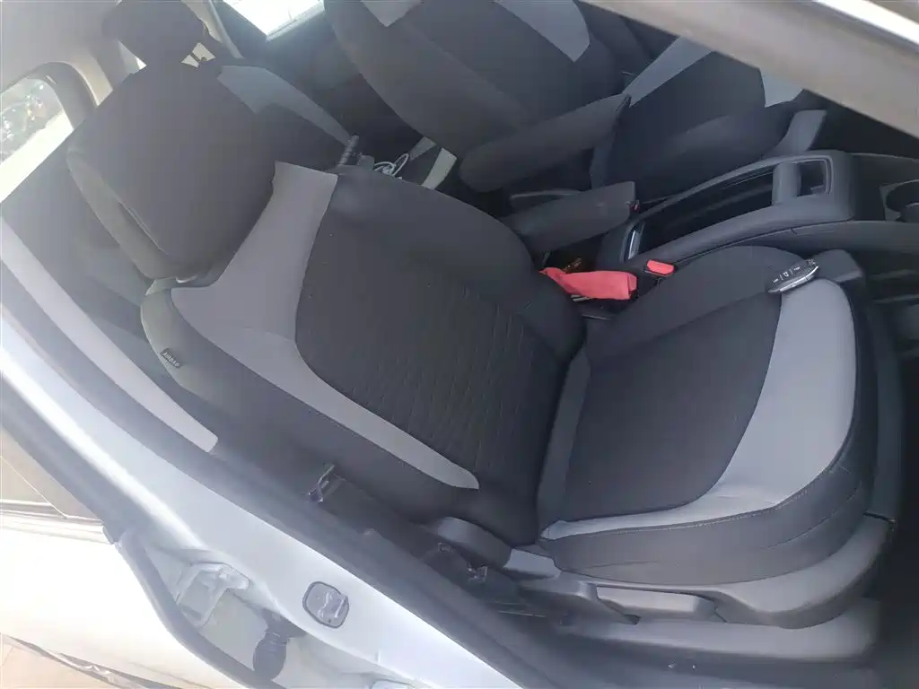 Citroen C4 Picasso — фото 17