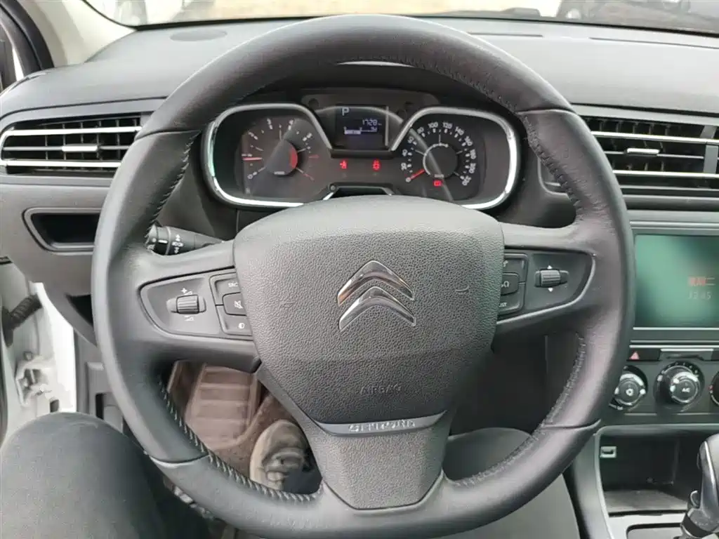 Citroen C4 — фото 11