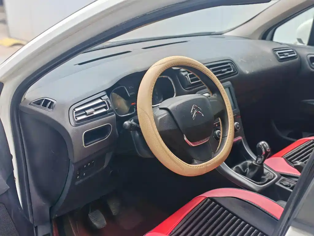Citroen C4 — фото 14