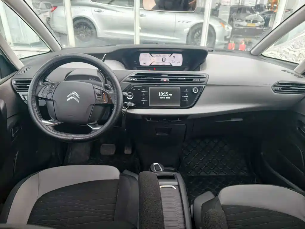 Citroen C4 Picasso — фото 11