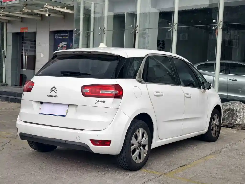 Citroen C4 Picasso — фото 15