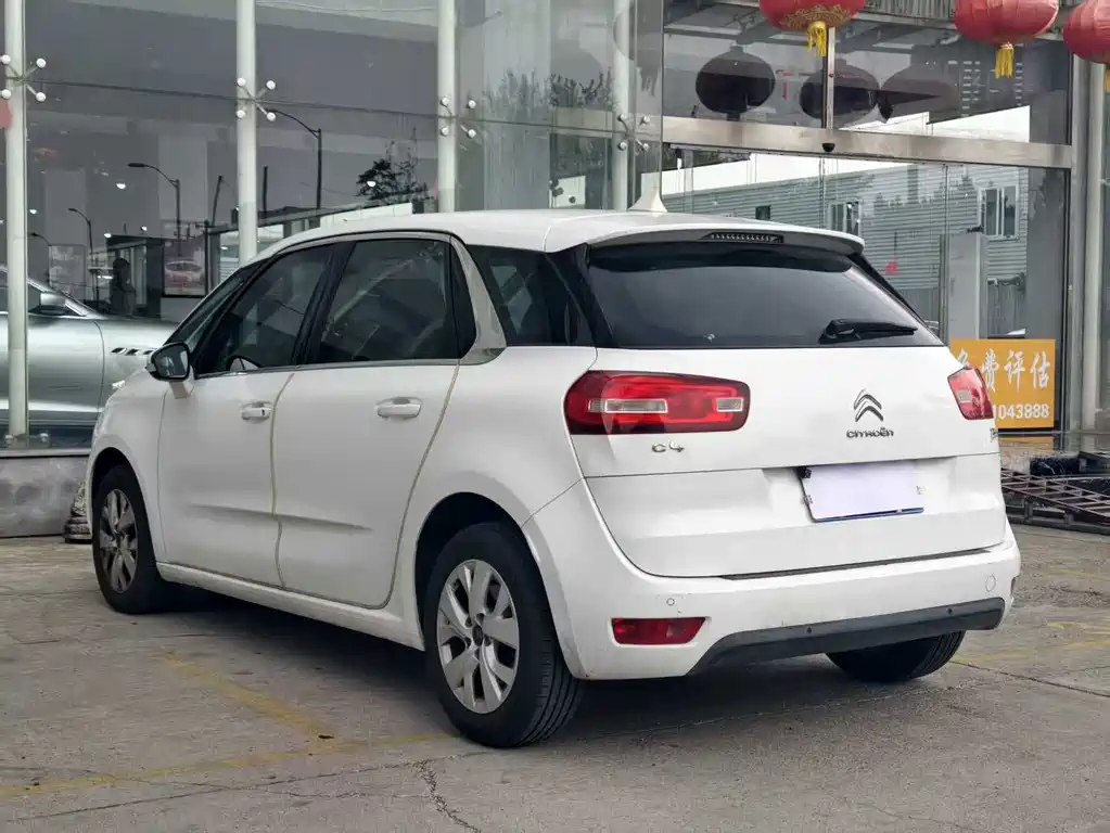 Citroen C4 Picasso — фото 17